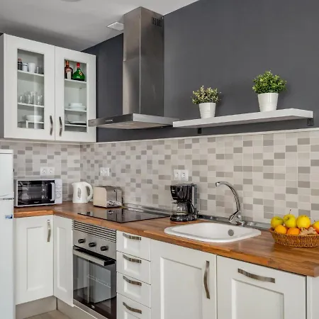 Duquesa De Espana By Interhome