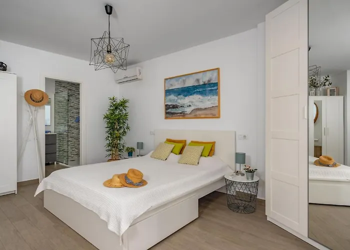 Duquesa De Espana By Interhome *