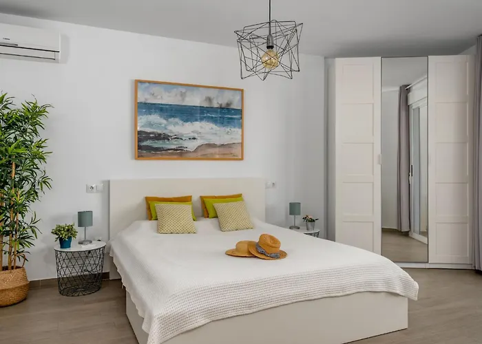 Duquesa De Espana By Interhome Appartamento